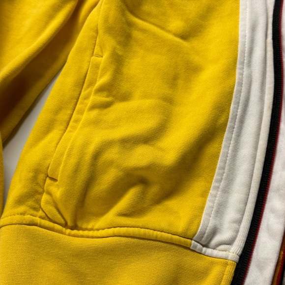 Kids Ferrari Yellow Jacket Size 11/12 New - Picture 12 of 13